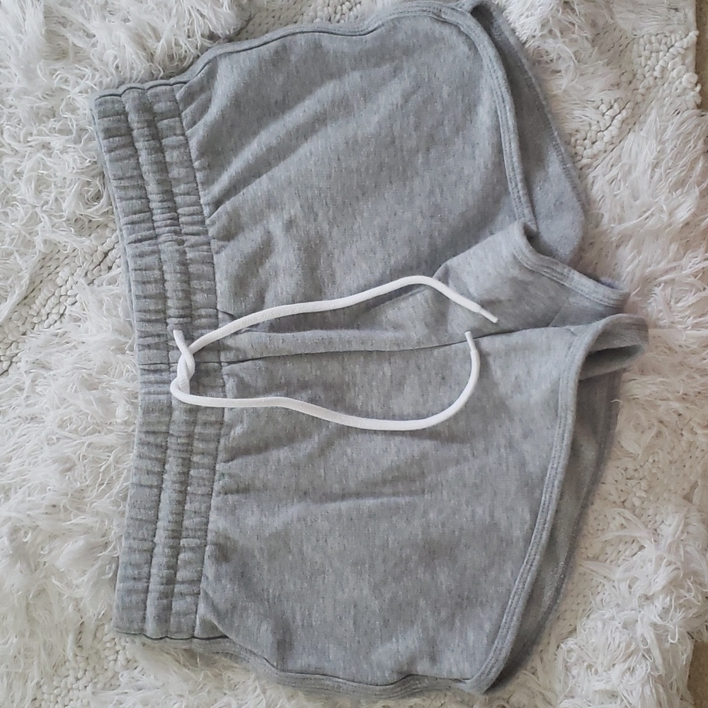 SUNDAY BEST Sophie Short